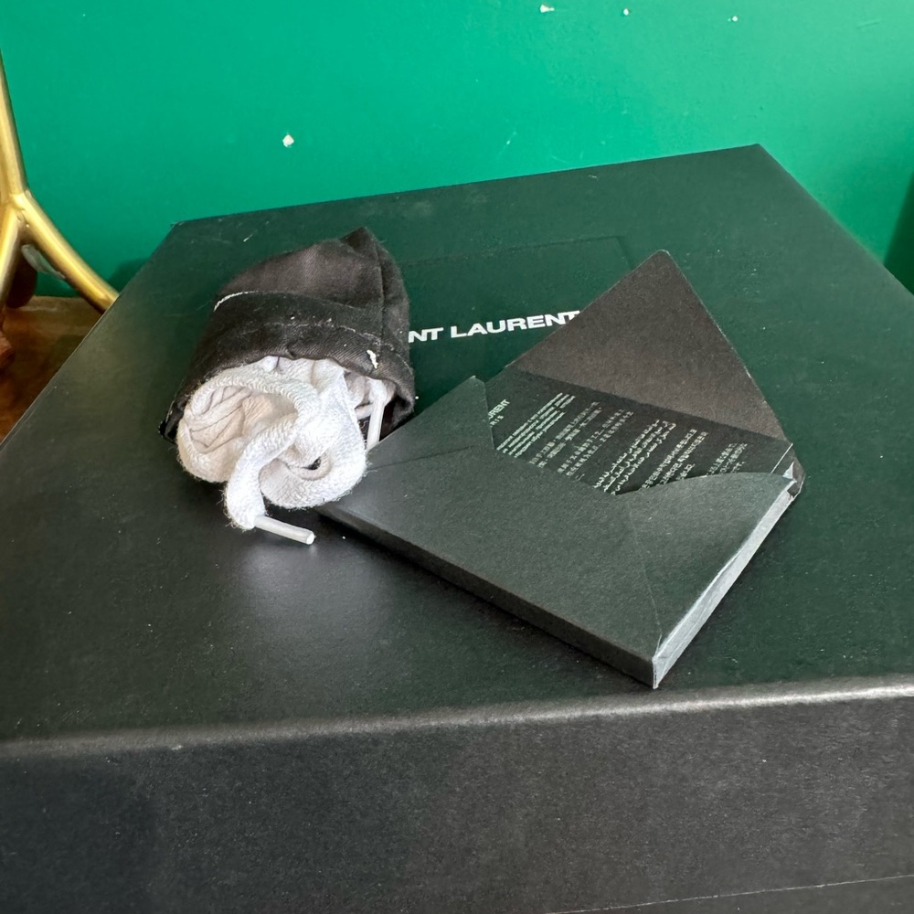 Saint Laurent MALIBU LIPS Printed HIGH-TOP Women's Sneakers EU 41 US 10 - Picture 3 of 16